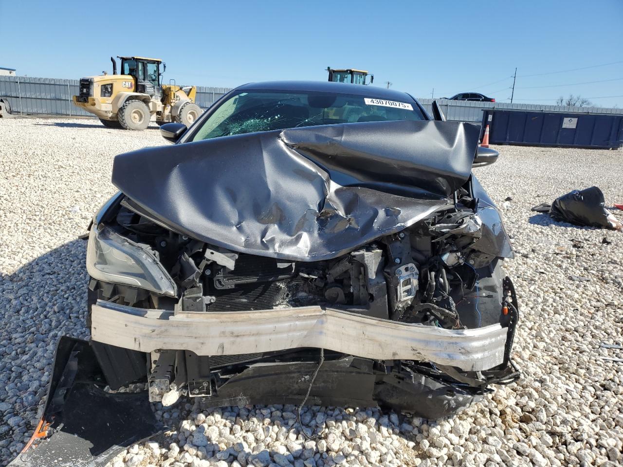 2016 Chrysler 200 - Image 12