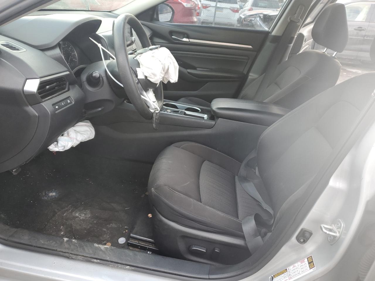 2021 Nissan Altima - Image 7
