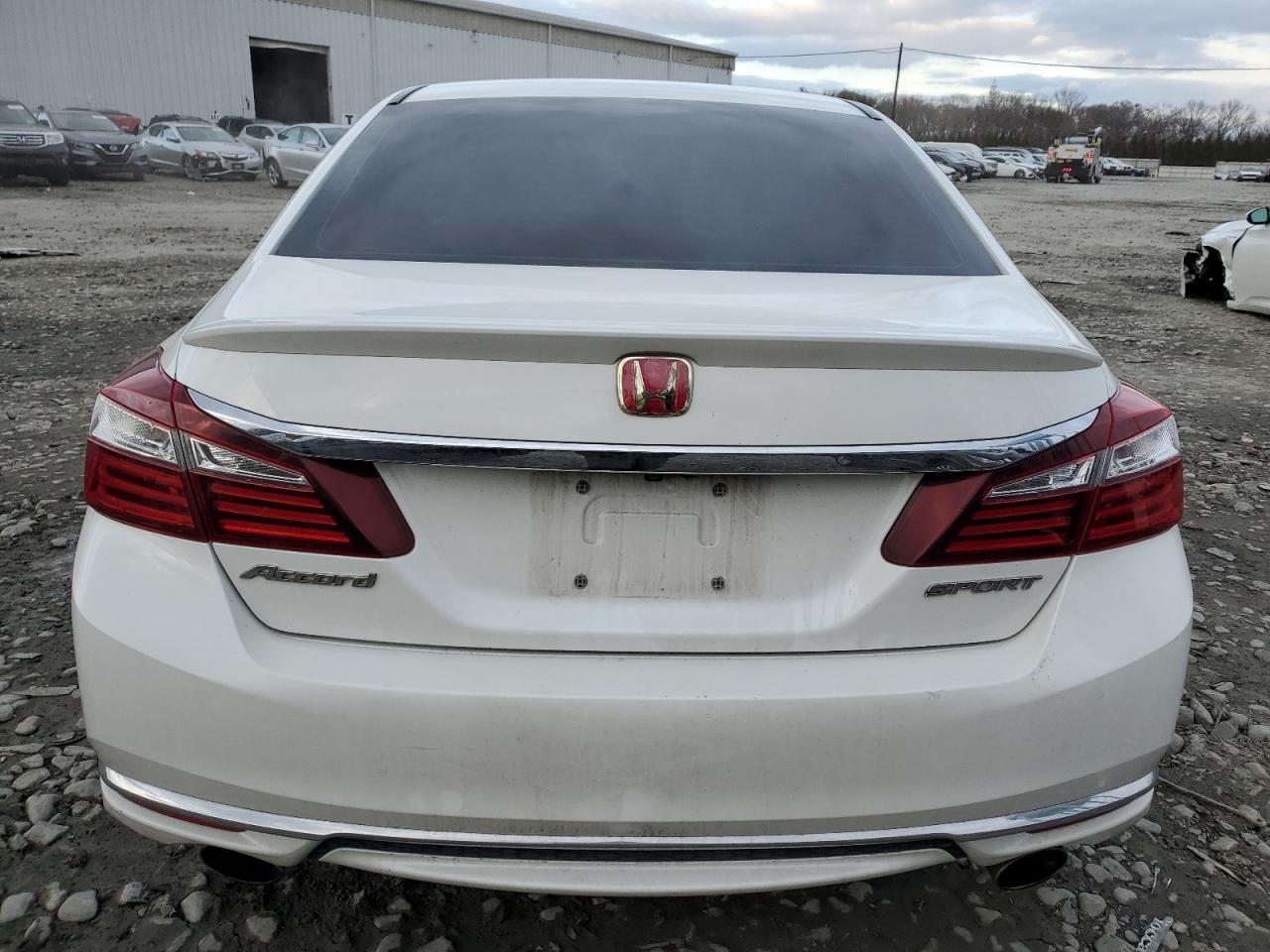 1HGCR2F58HA014852 HONDA ACCORD 2017