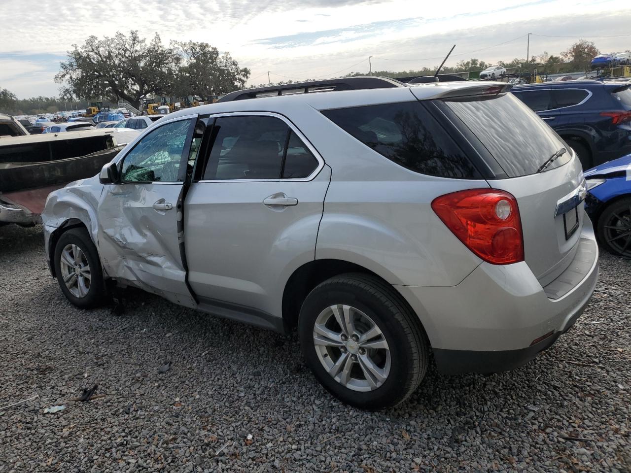 2GNALBEK5F6347588 2015 CHEVROLET EQUINOX - Image 2