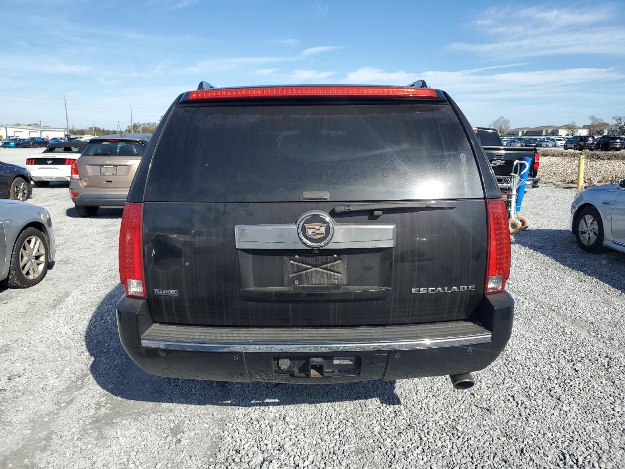 2011 Cadillac Escalade - Image 6