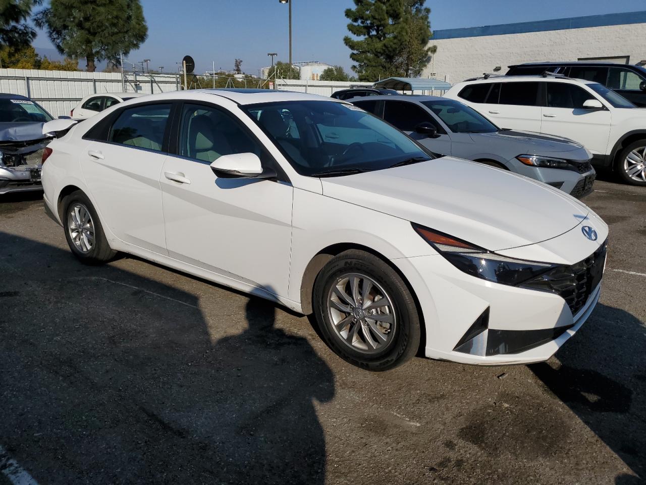 2023 Hyundai Elantra - Image 4