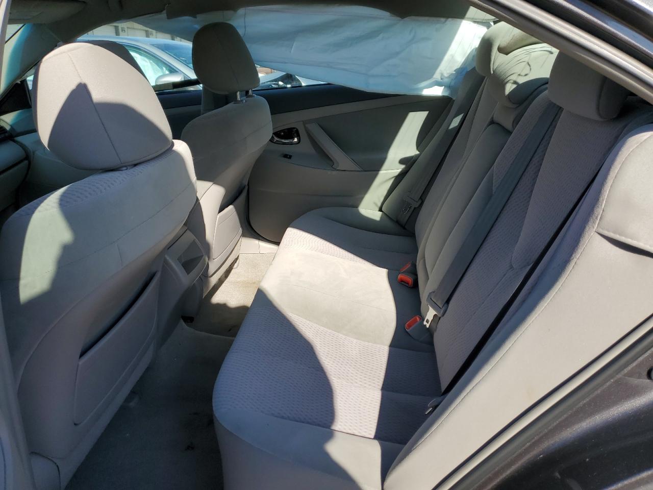 2011 Toyota Camry - Image 10