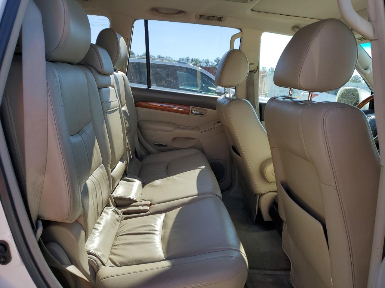 2005 Lexus GX - Image 11