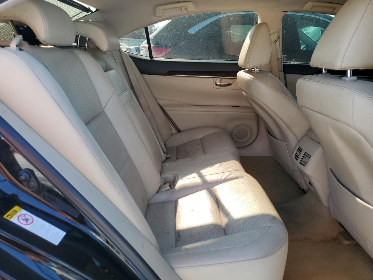 2014 Lexus ES - Image 11