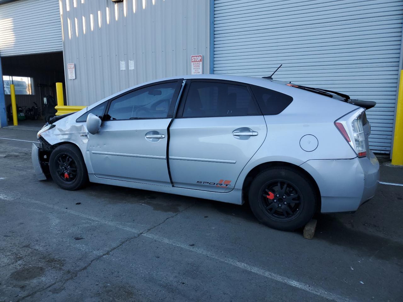 2011 Toyota Prius - Image 2