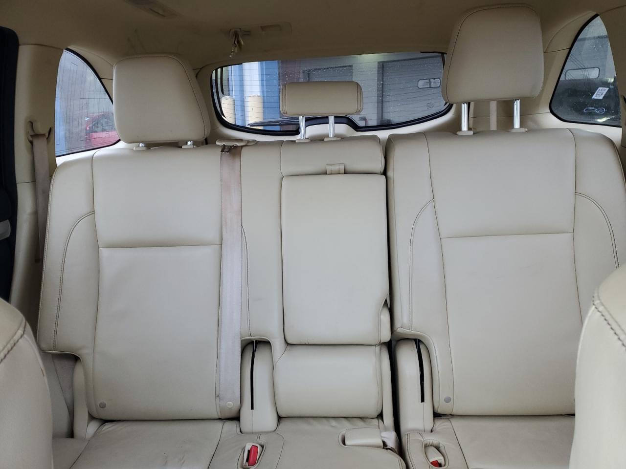 2014 Toyota Highlander - Image 10