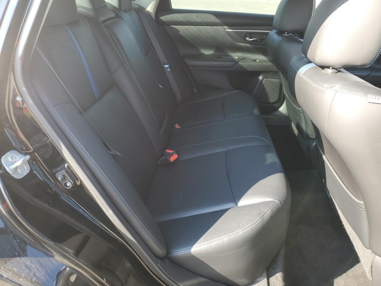 2018 Nissan Altima - Image 10