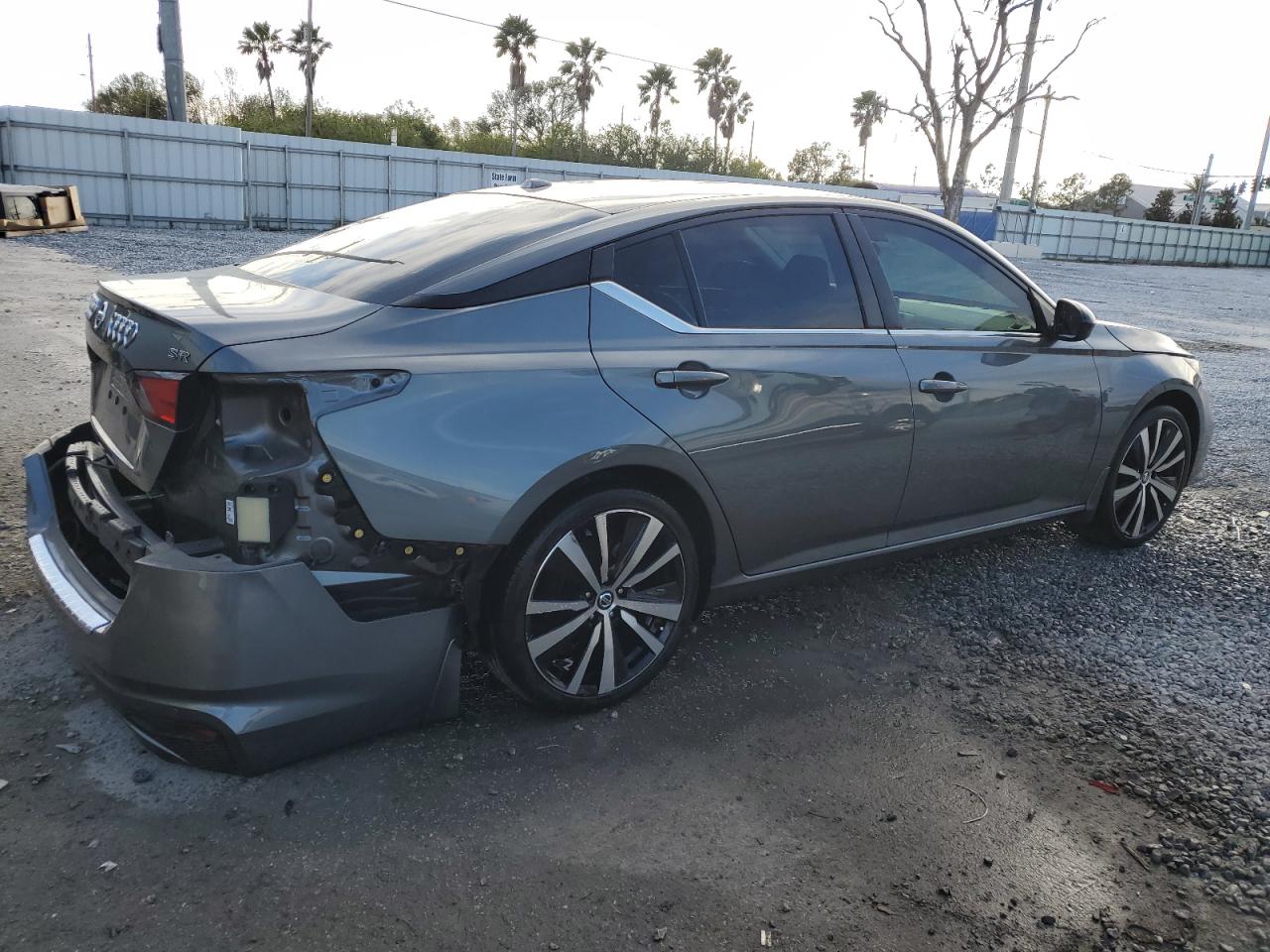 2021 Nissan Altima - Image 3