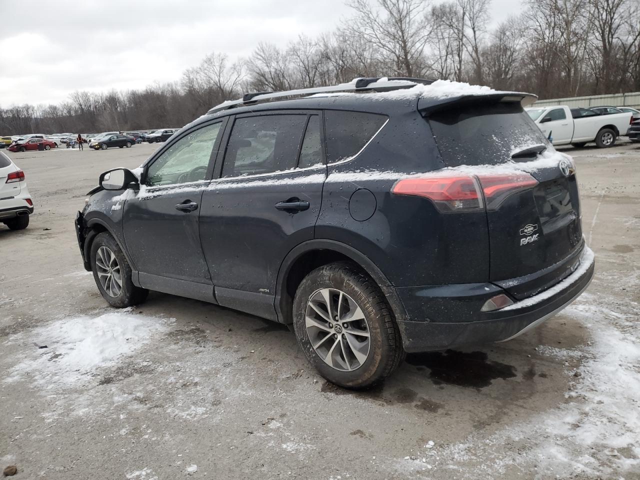 2018 Toyota RAV 4 - Image 2