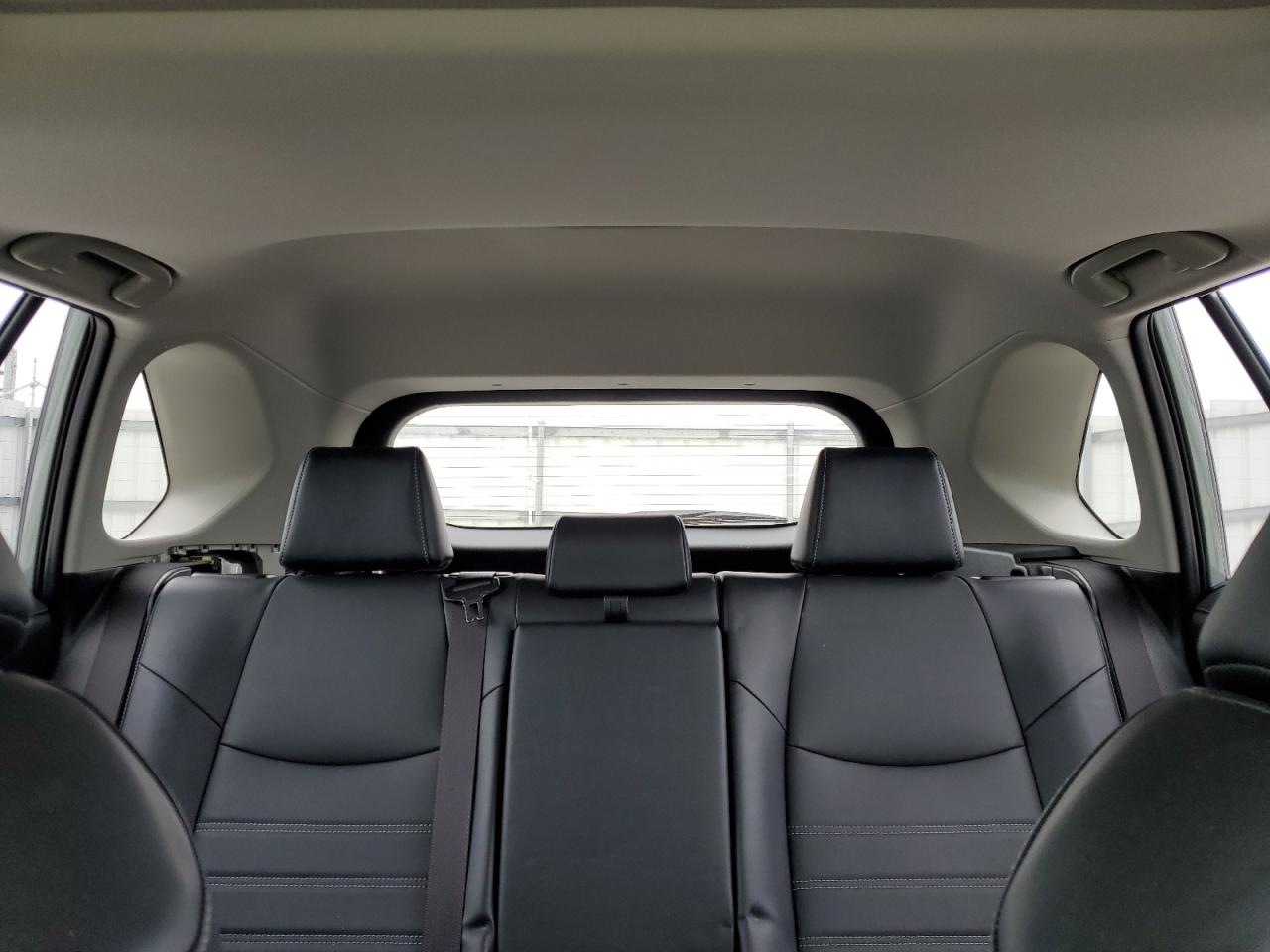 2022 Toyota RAV 4 - Image 10