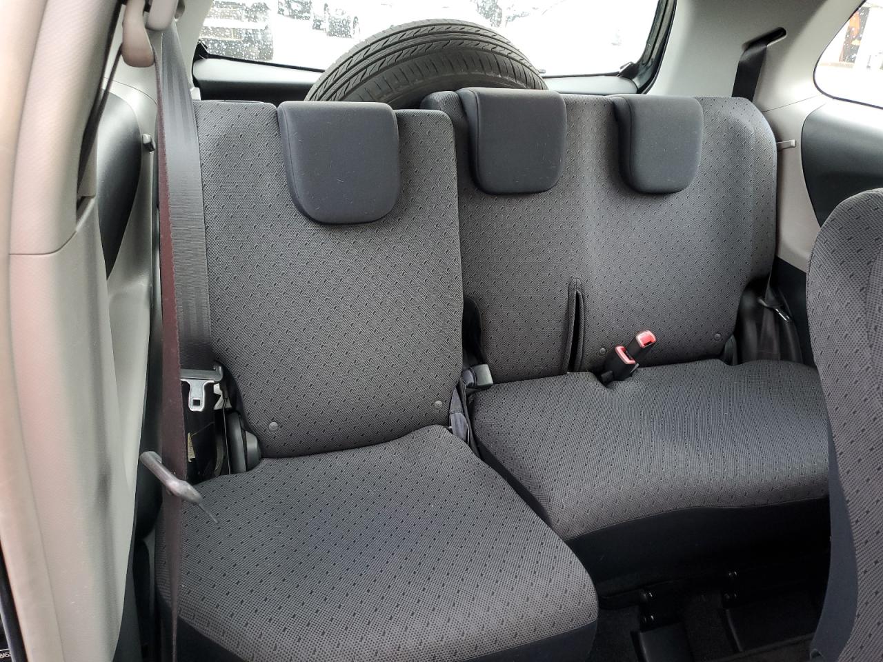 2010 Toyota Yaris - Image 10