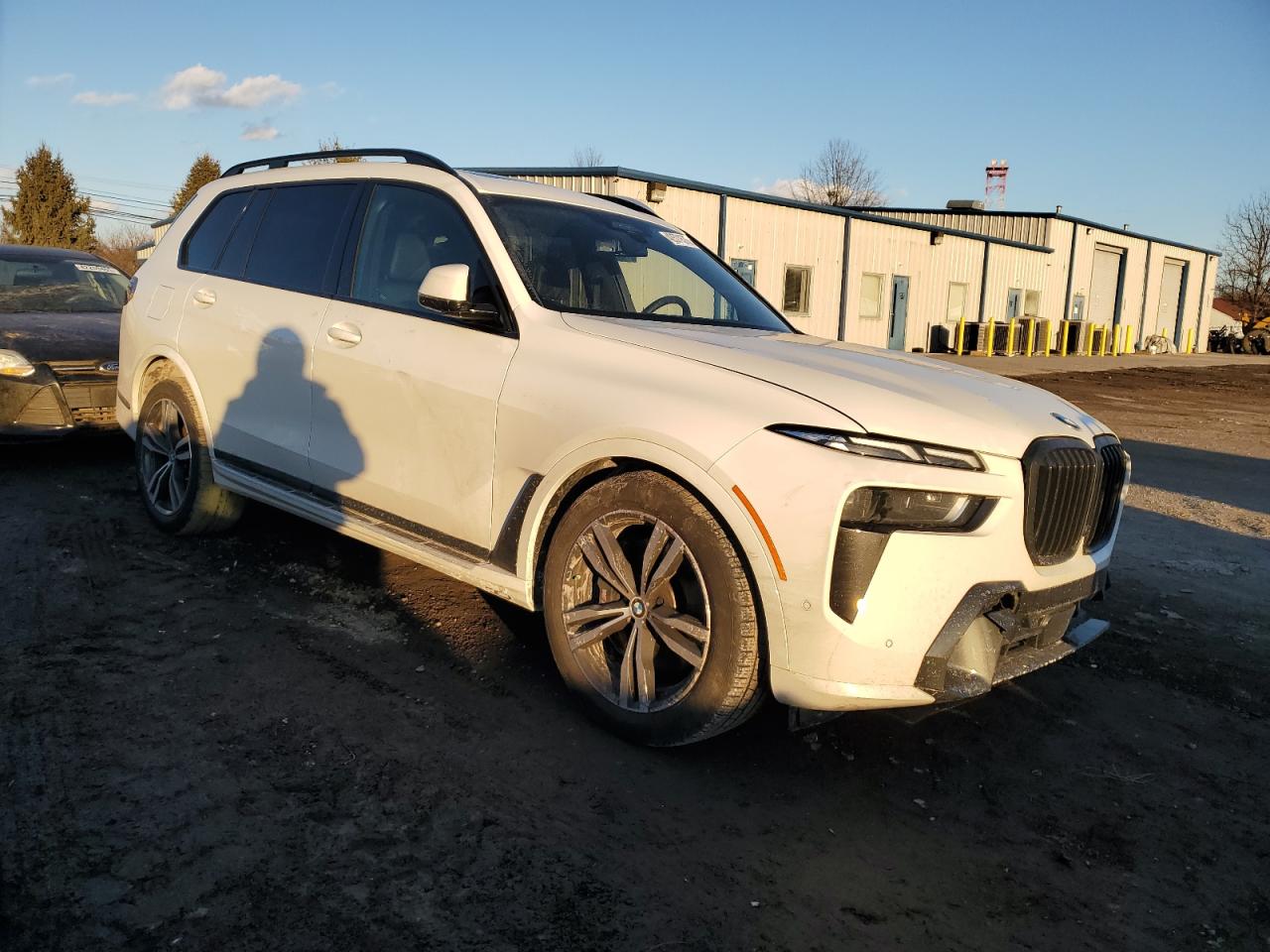 2024 BMW X7 - Image 4