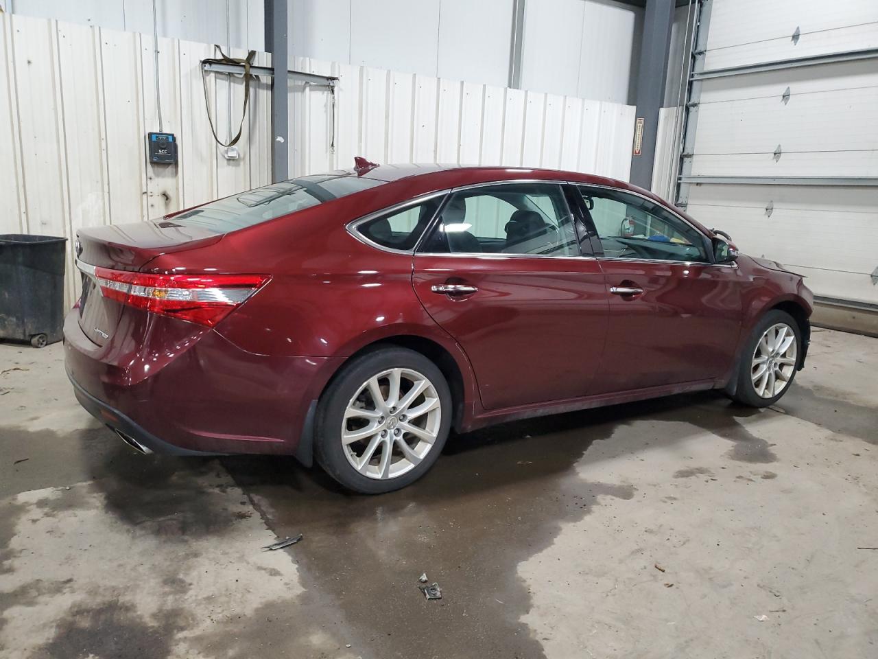 2013 Toyota Avalon - Image 3