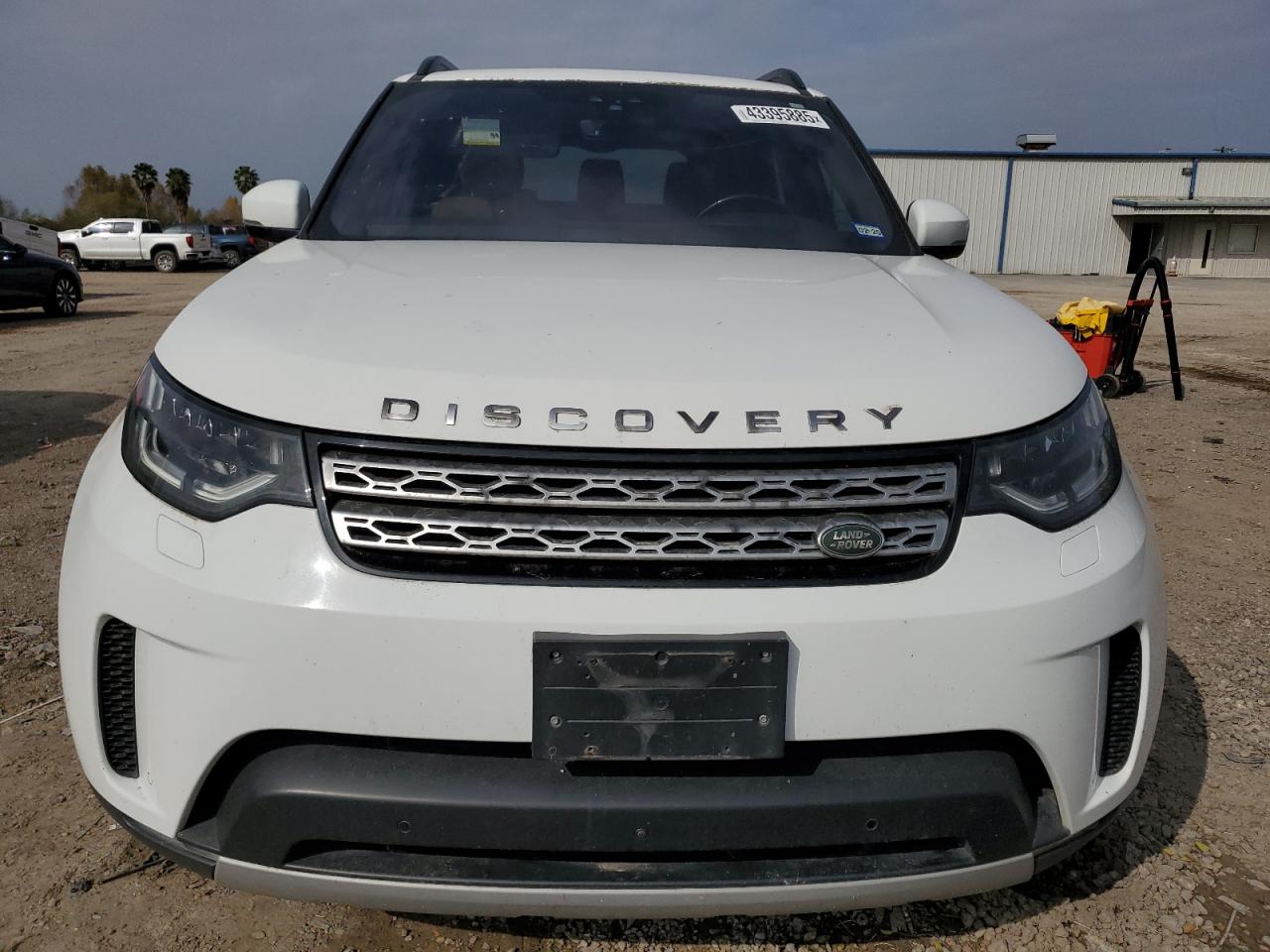2018 Land Rover Discovery - Image 5