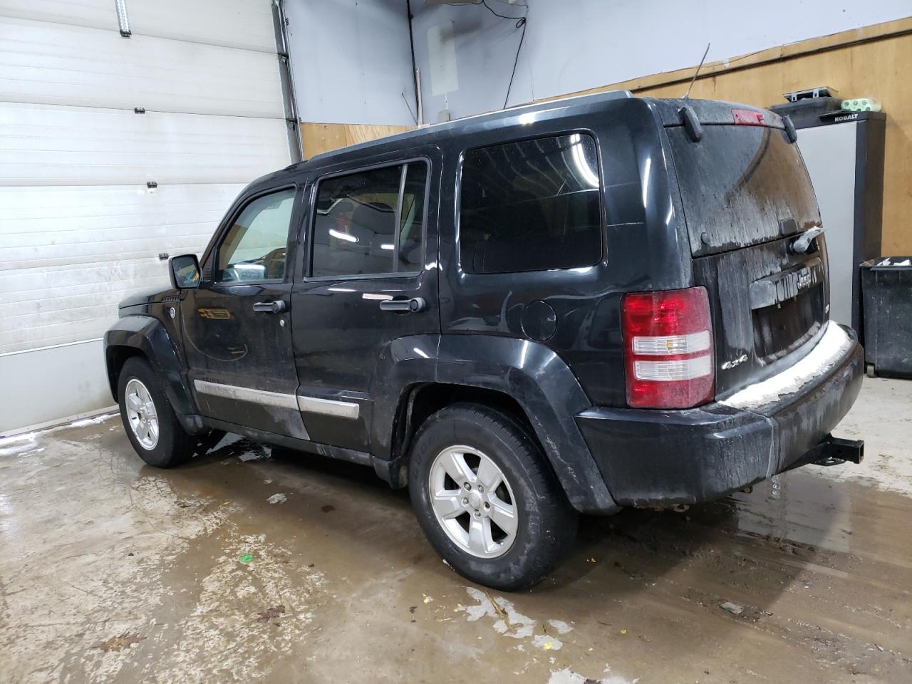 2010 Jeep Liberty (North America) - Image 2