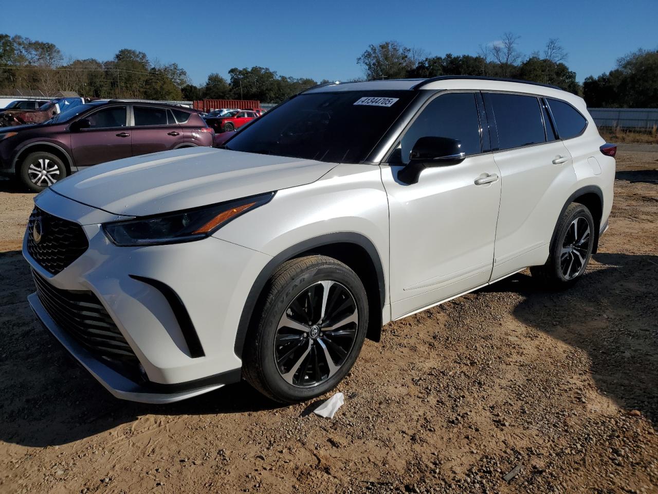 2021 Toyota Highlander - Image 1
