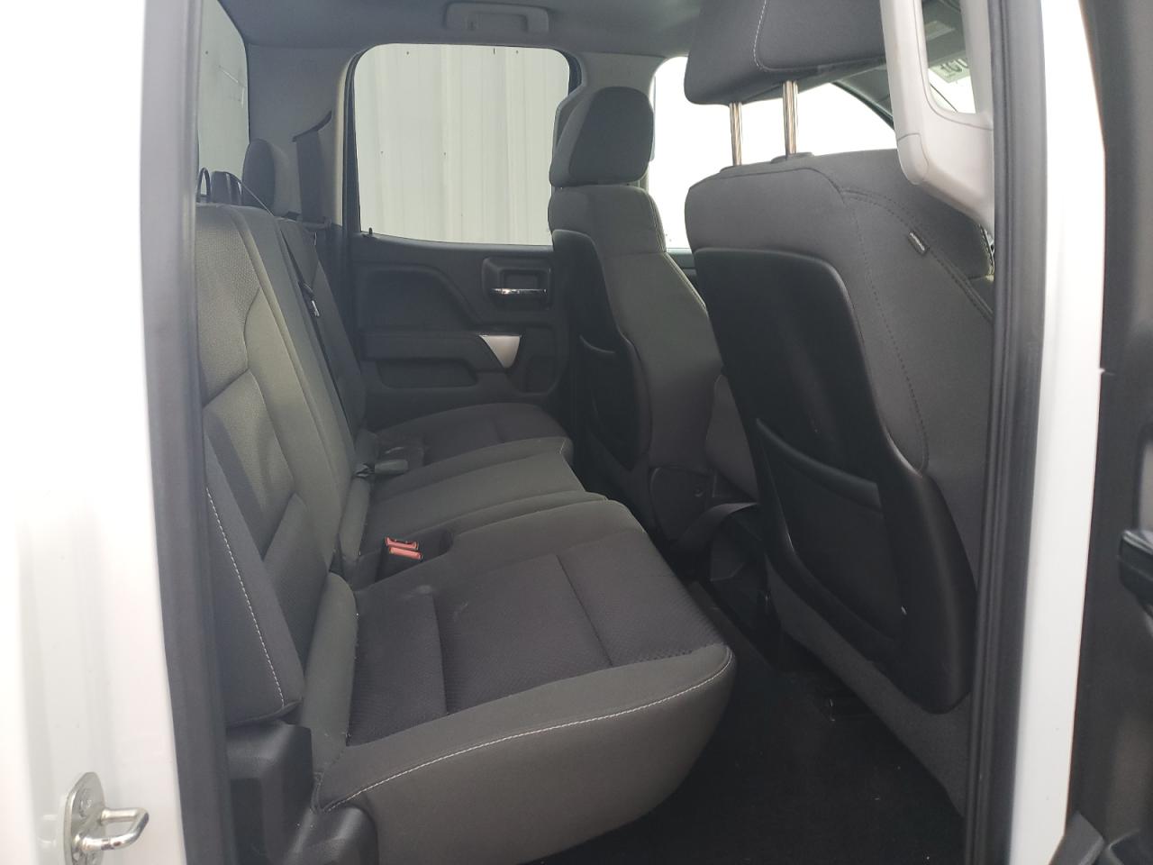 2015 Chevrolet Silverado - Image 10