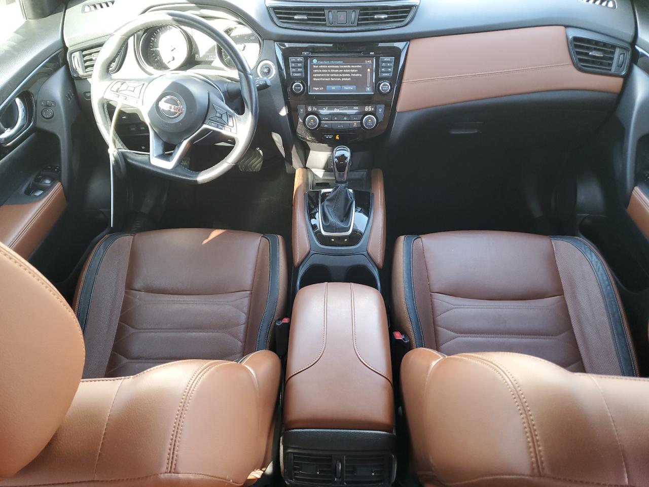 2017 Nissan Rogue - Image 8