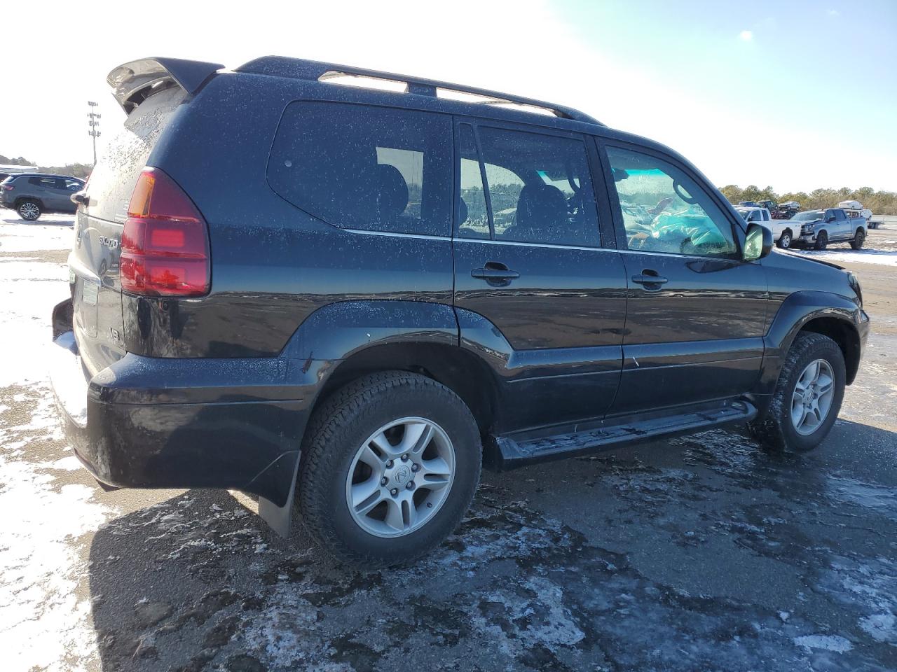 2003 Lexus GX - Image 3