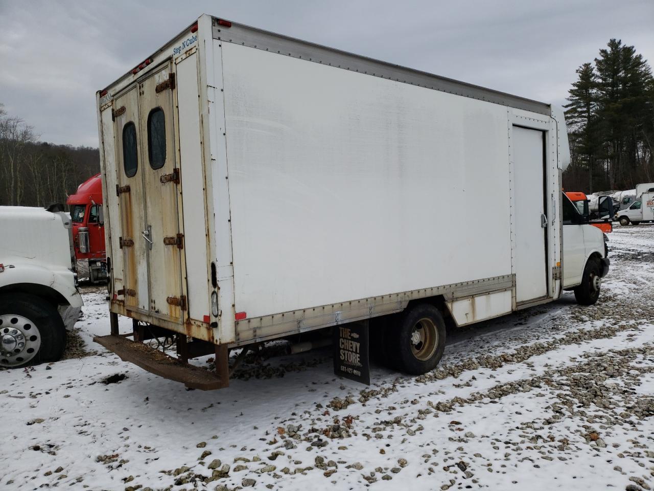 2008 Chevrolet Express - Image 3