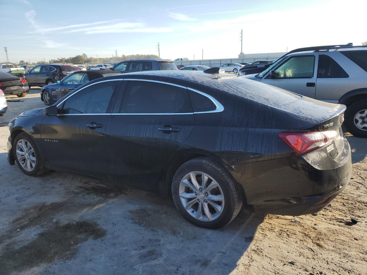 2020 Chevrolet Malibu - Image 2
