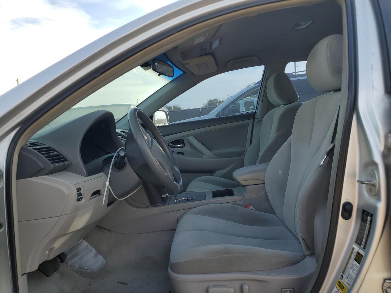 2009 Toyota Camry - Image 7