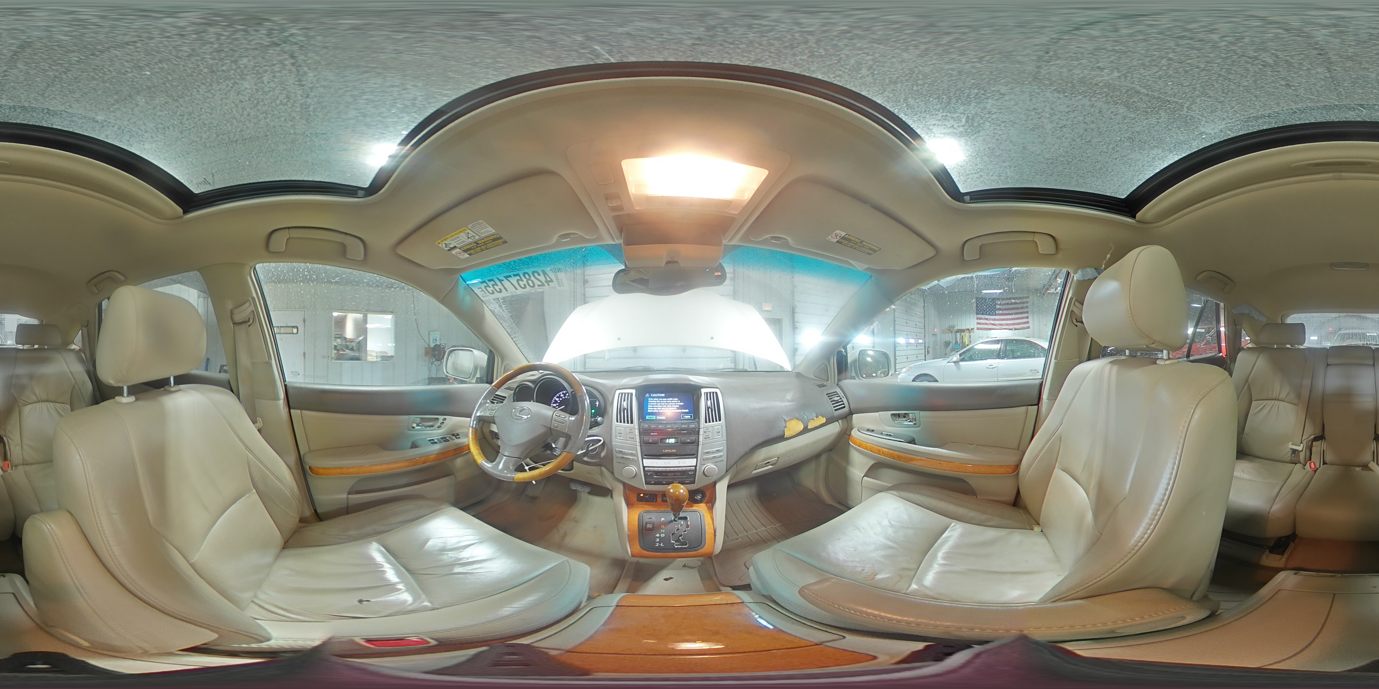 2005 Lexus RX - Image 14
