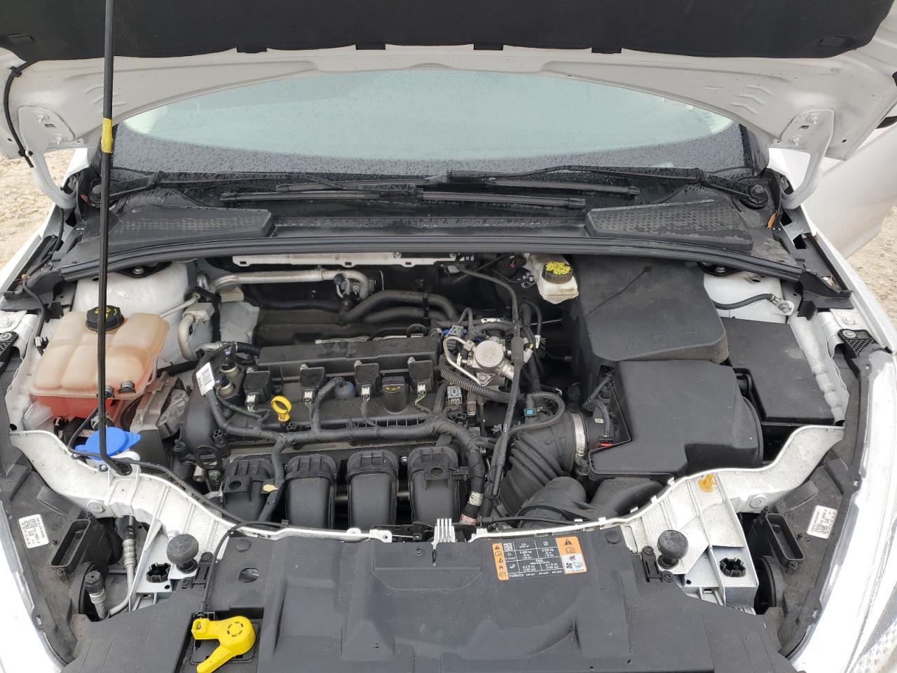 VIN: 1FADP3F22JL207518 2018 FORD FOCUS