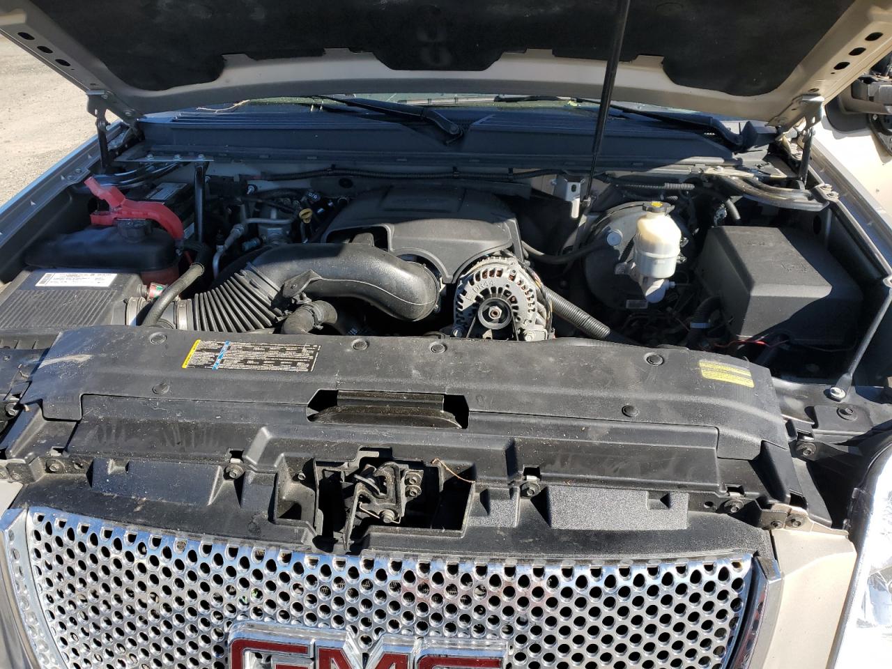 2007 GMC Yukon - Image 12