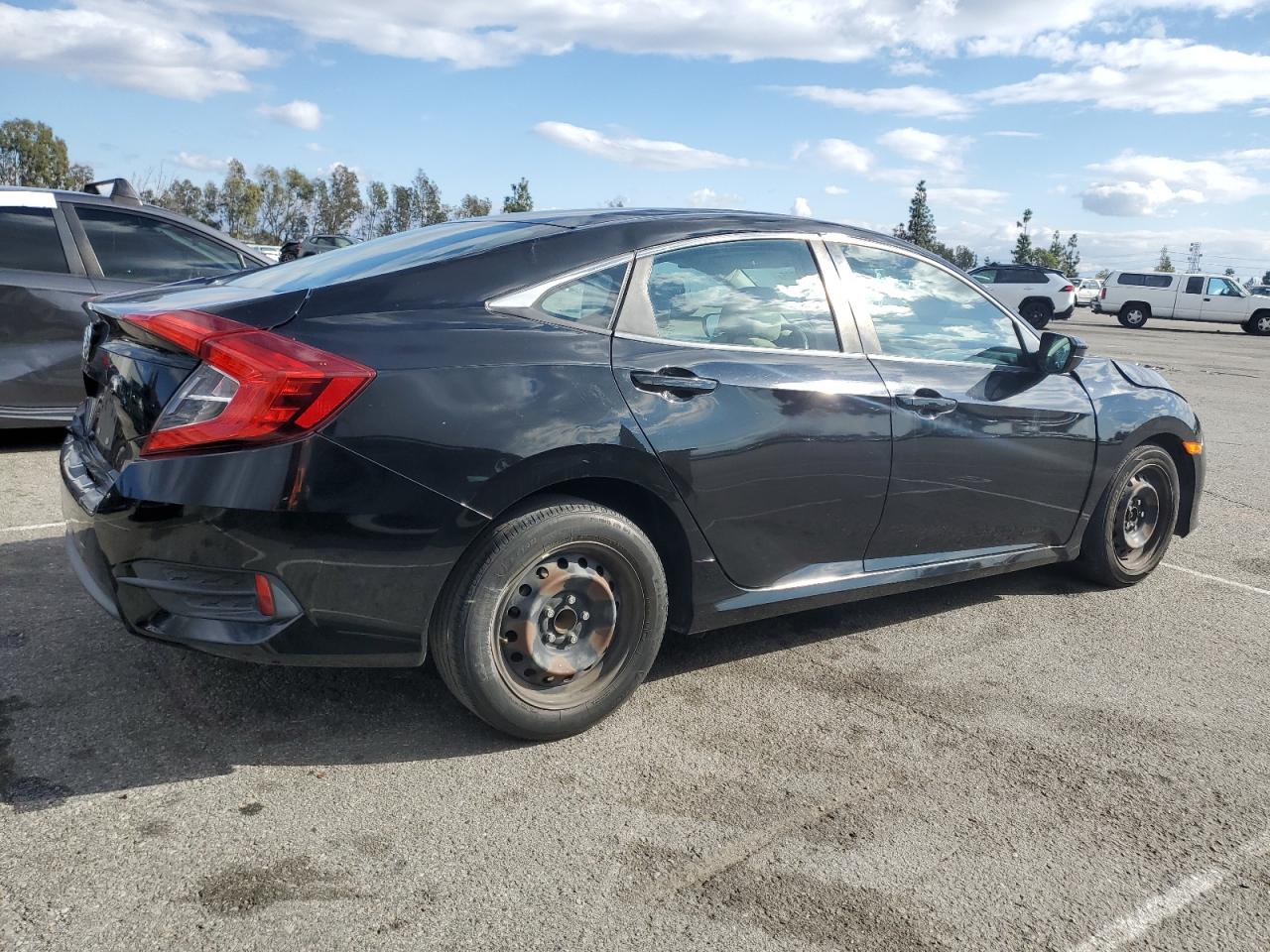 2HGFC2F5XHH558690 HONDA CIVIC 2017