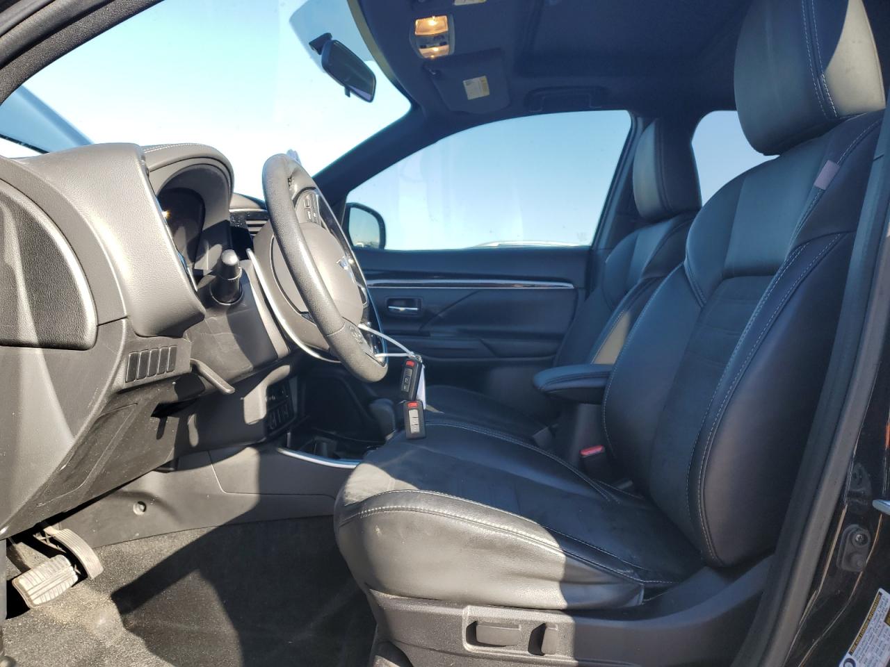 2019 Mitsubishi Outlander - Image 7