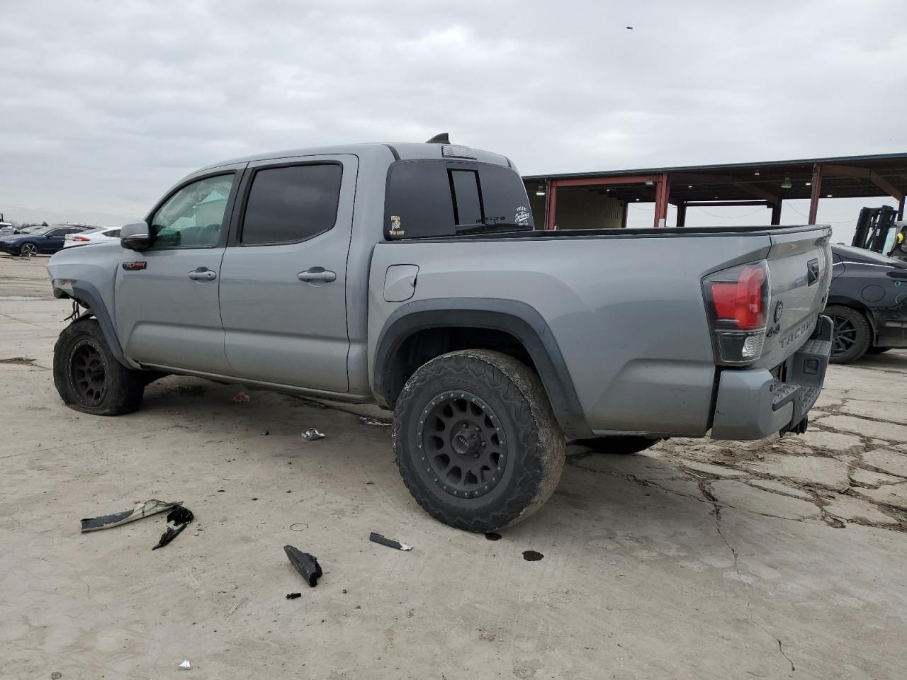 5TFCZ5AN9HX070593 TOYOTA TACOMA 2017
