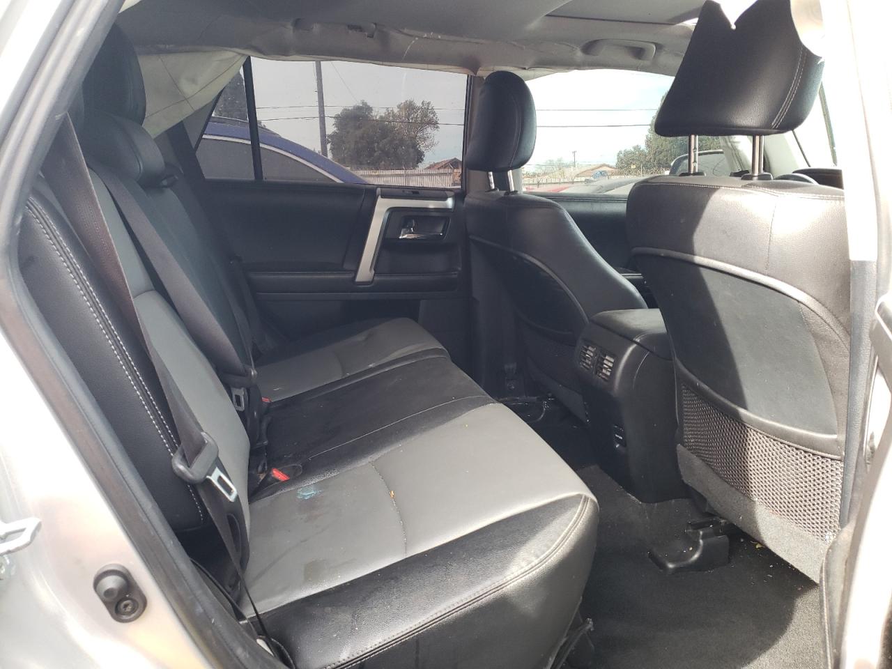 2015 Toyota 4Runner - Image 12
