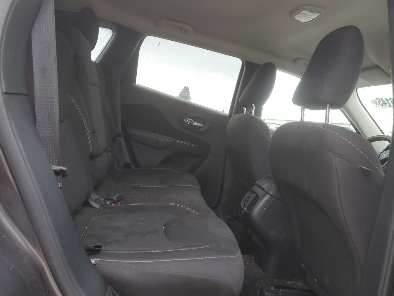 2016 Jeep Grand Cherokee - Image 10