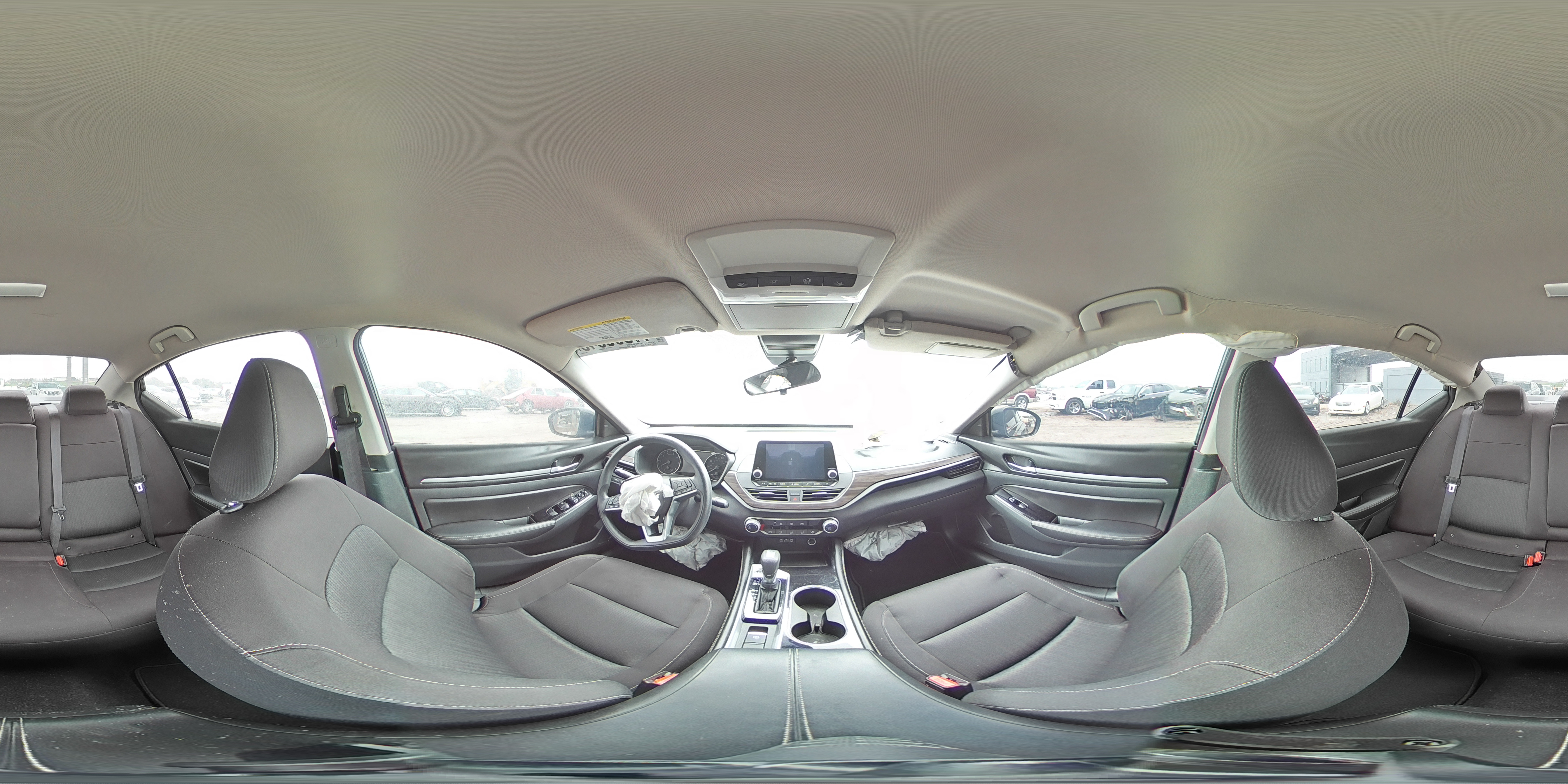 2023 Nissan Altima - Image 12