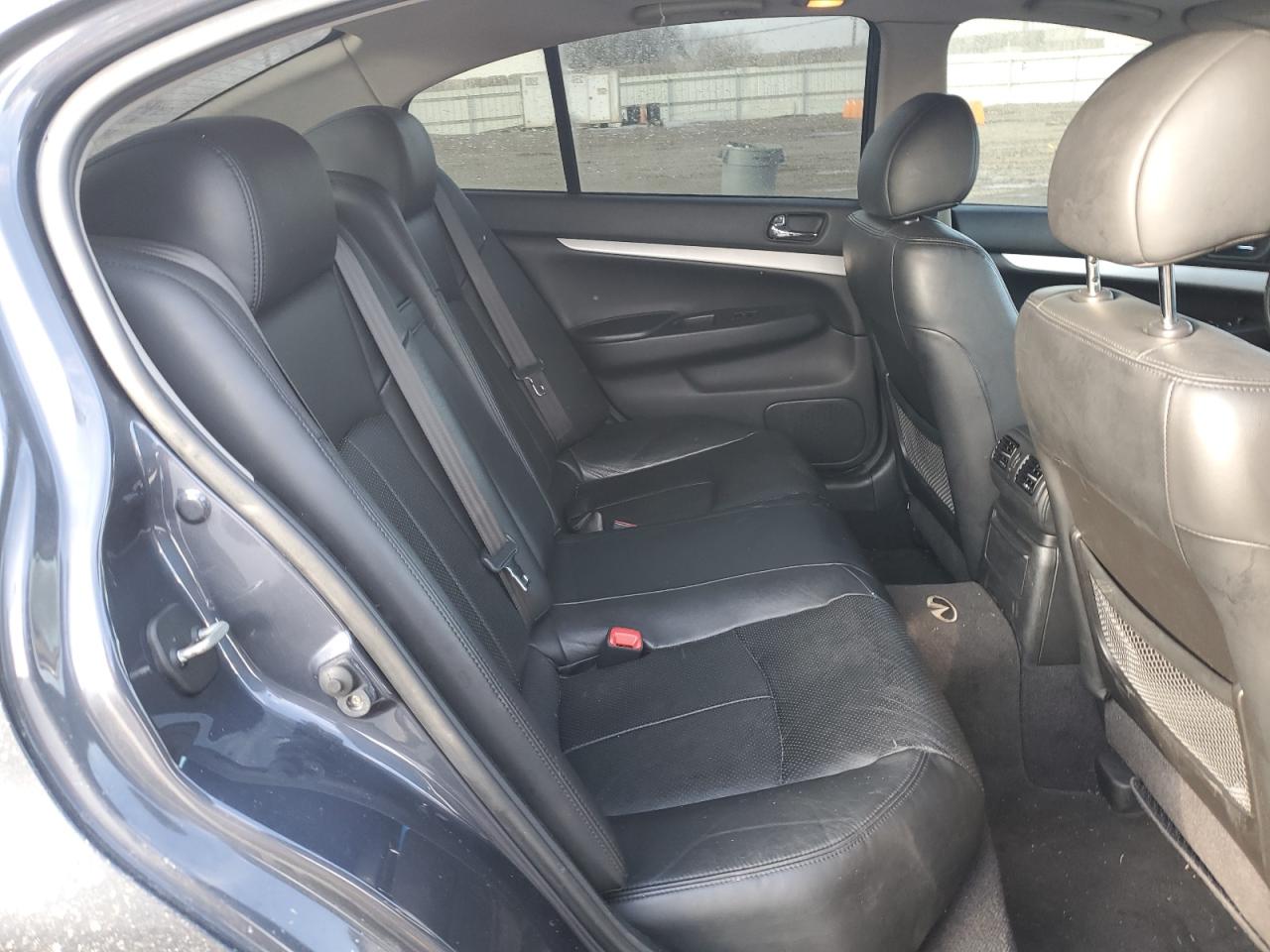 2009 Infiniti G - Image 10