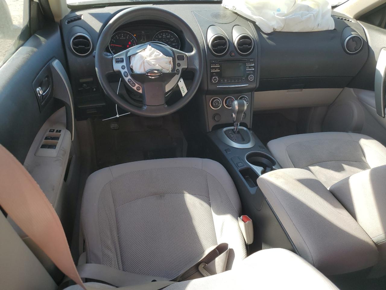 2015 Nissan Rogue - Image 8