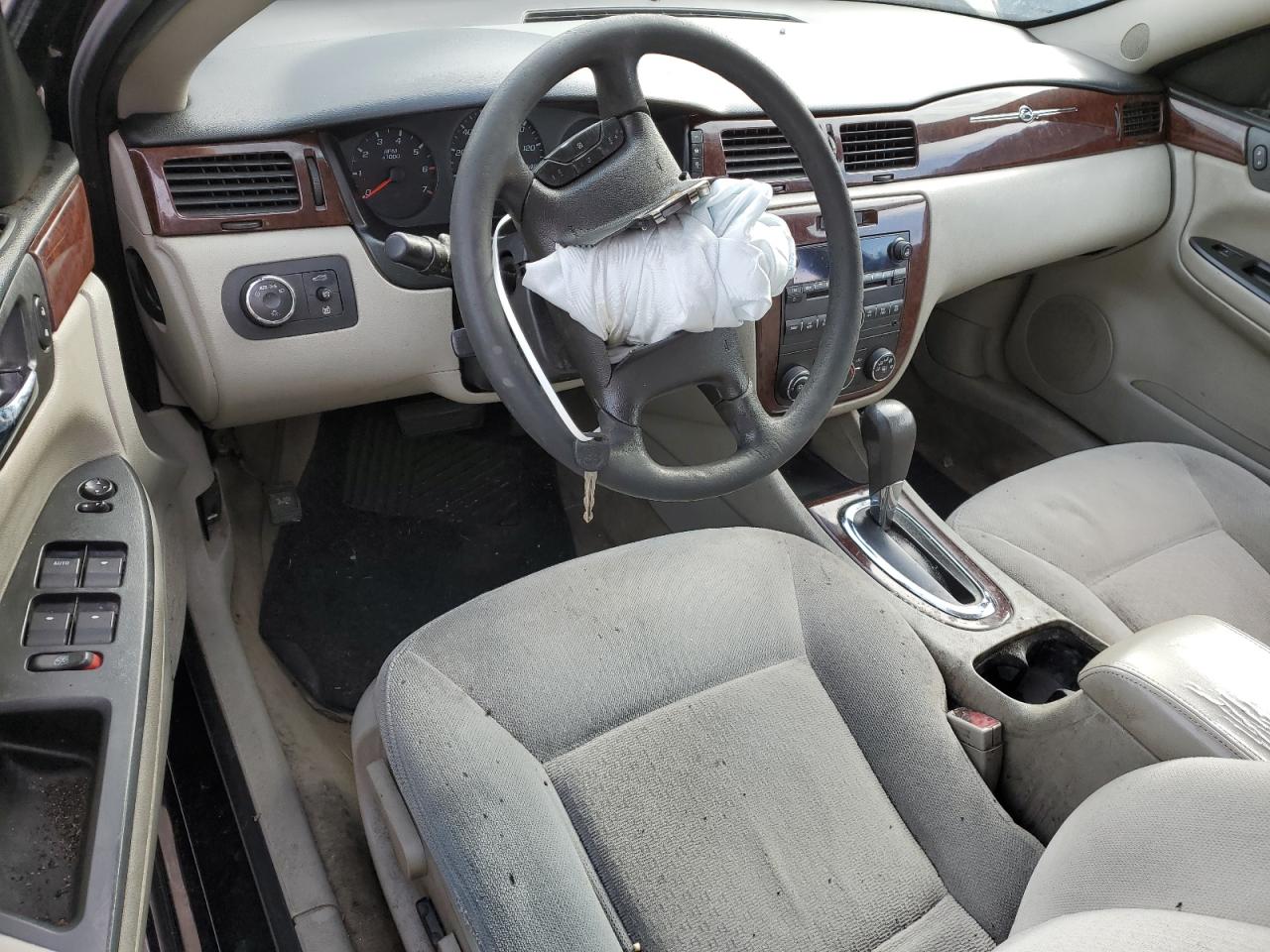 2011 Chevrolet Impala - Image 8