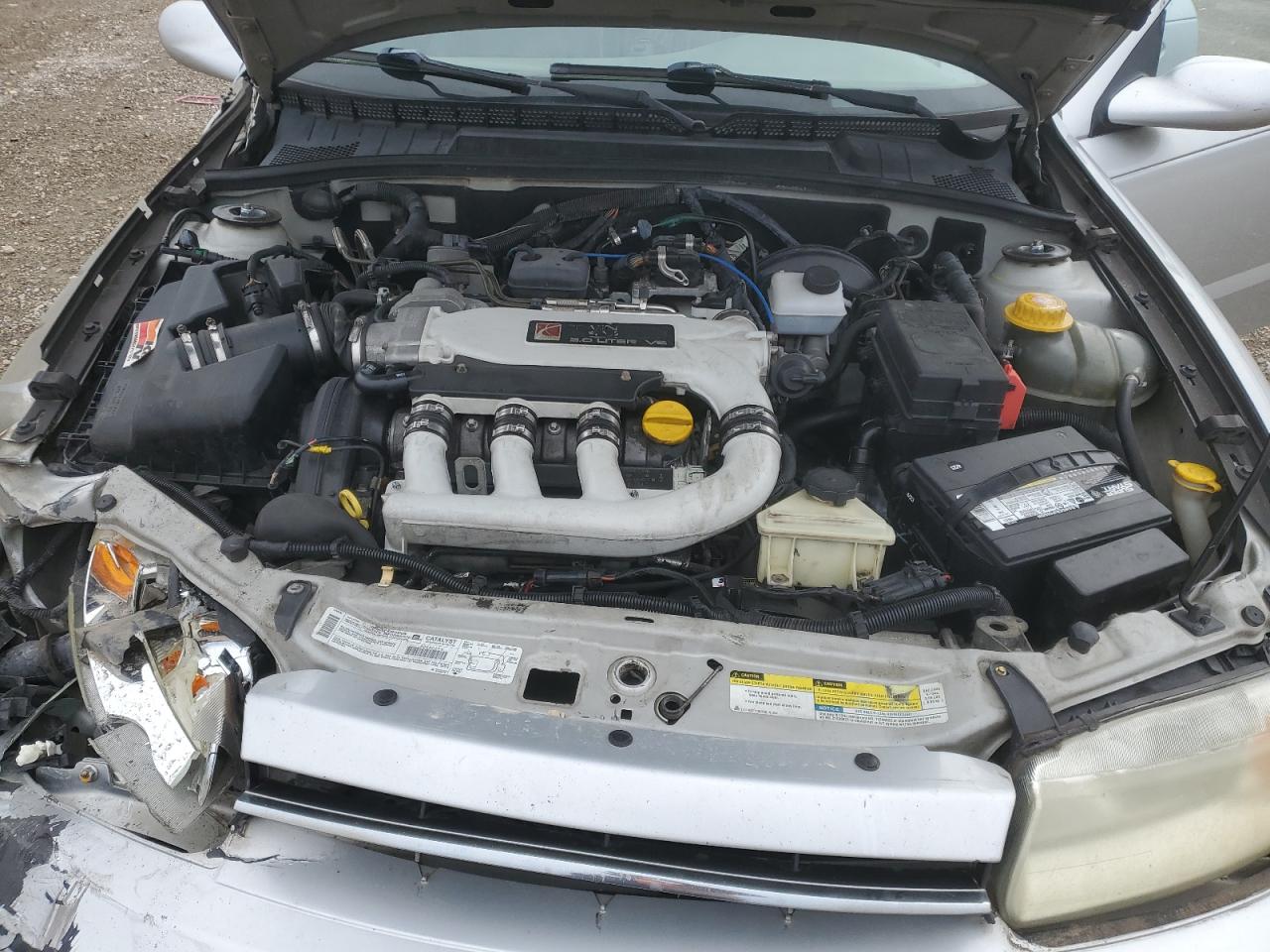 2001 Saturn LW - Image 13