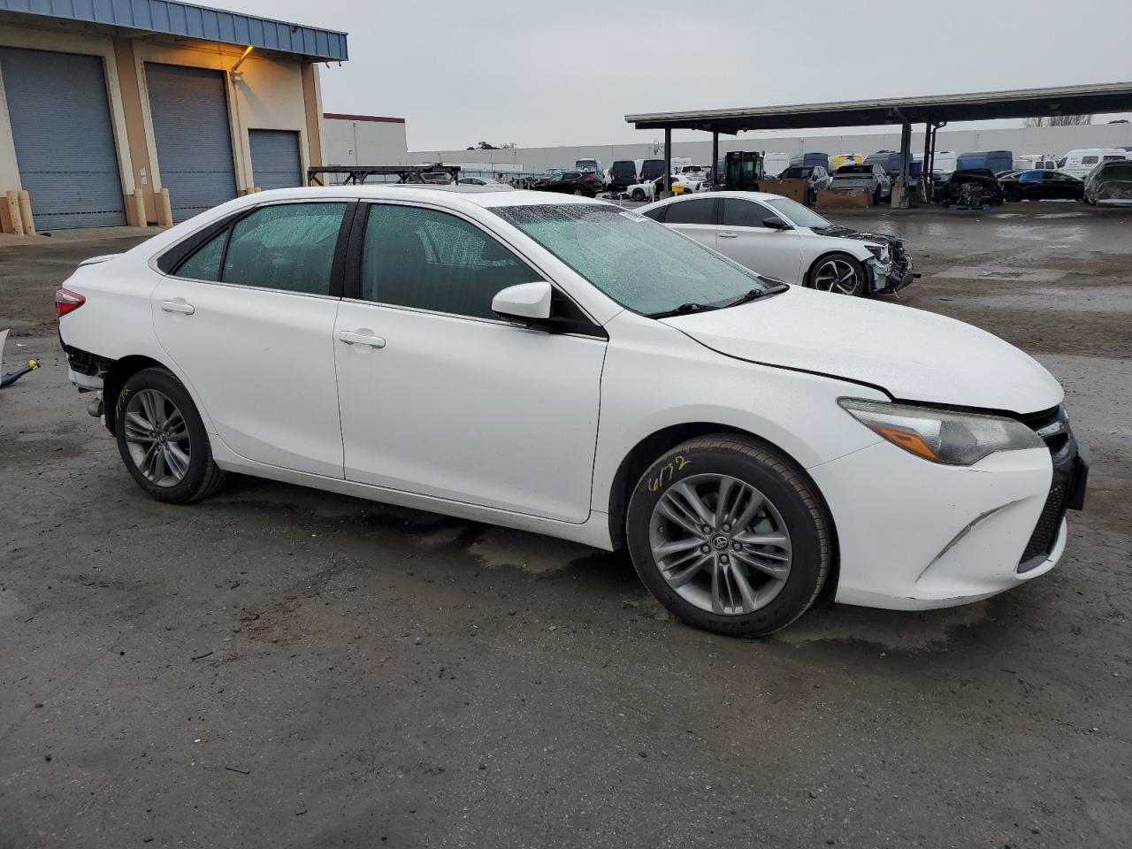 VIN 4T1BF1FK8GU255564 2016 TOYOTA CAMRY no.4