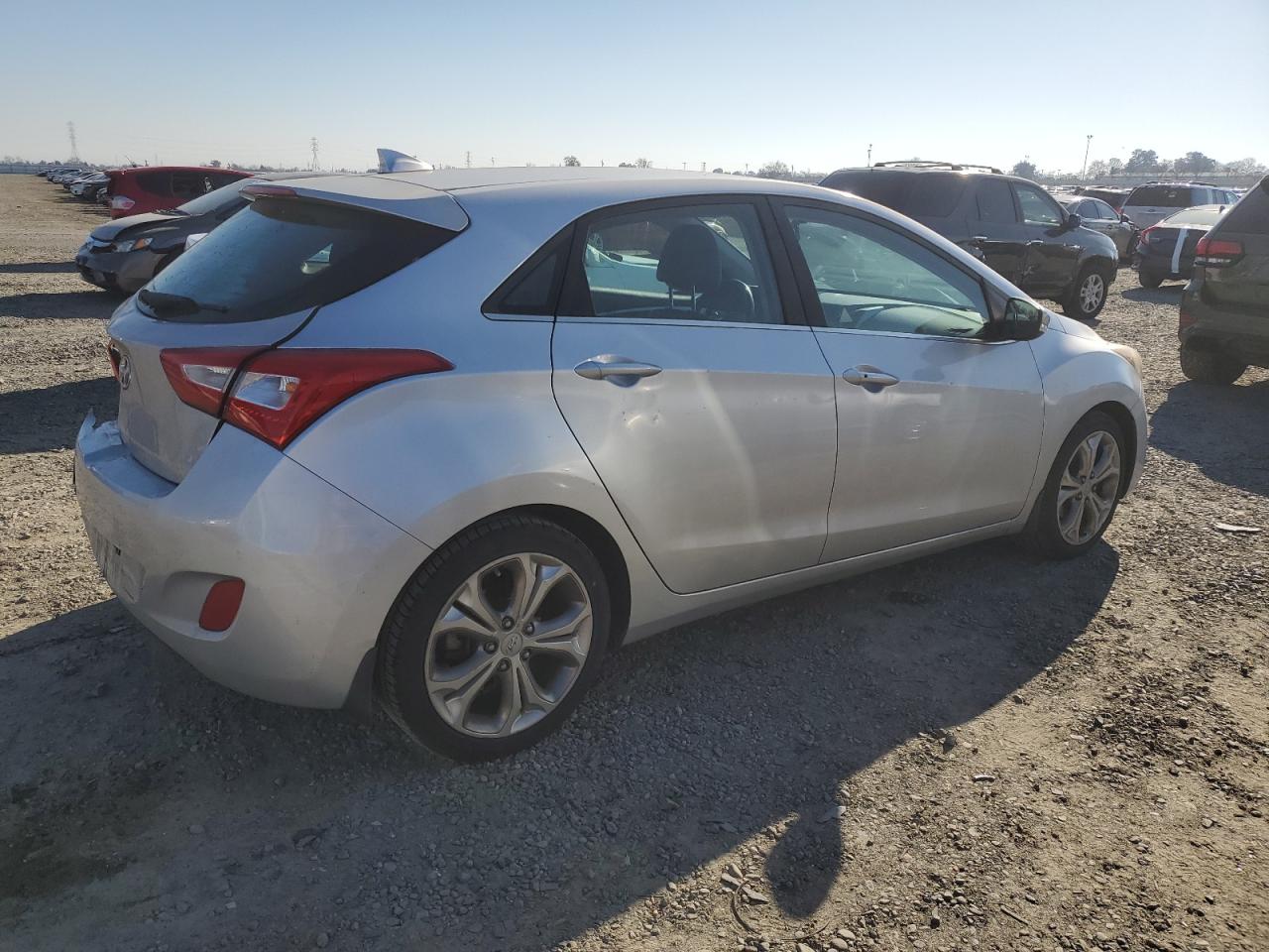 2015 Hyundai Elantra - Image 3