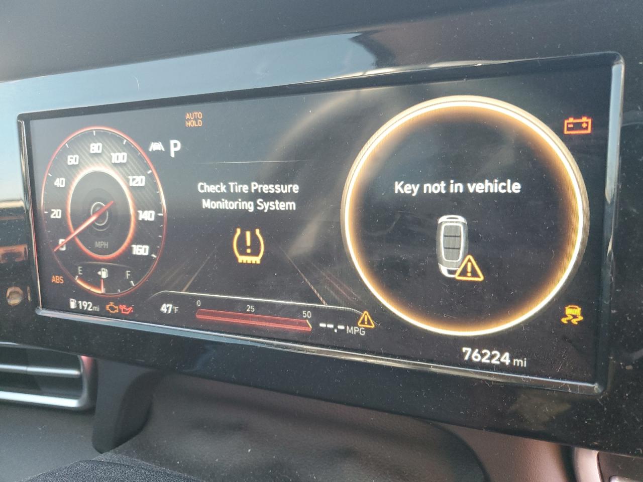 2022 Hyundai Elantra - Image 9