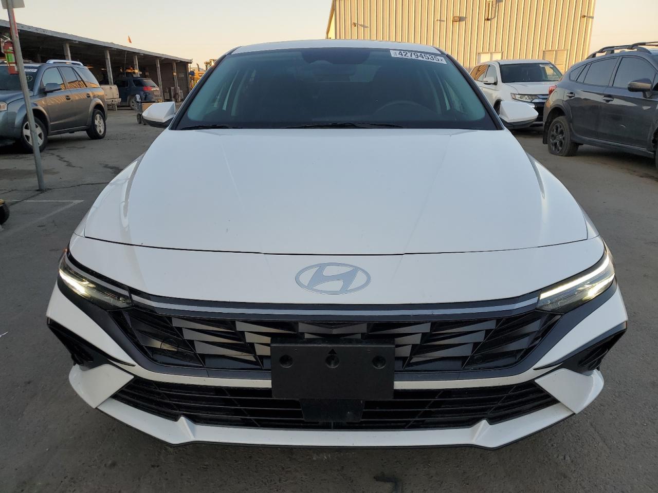 2024 Hyundai Elantra - Image 5