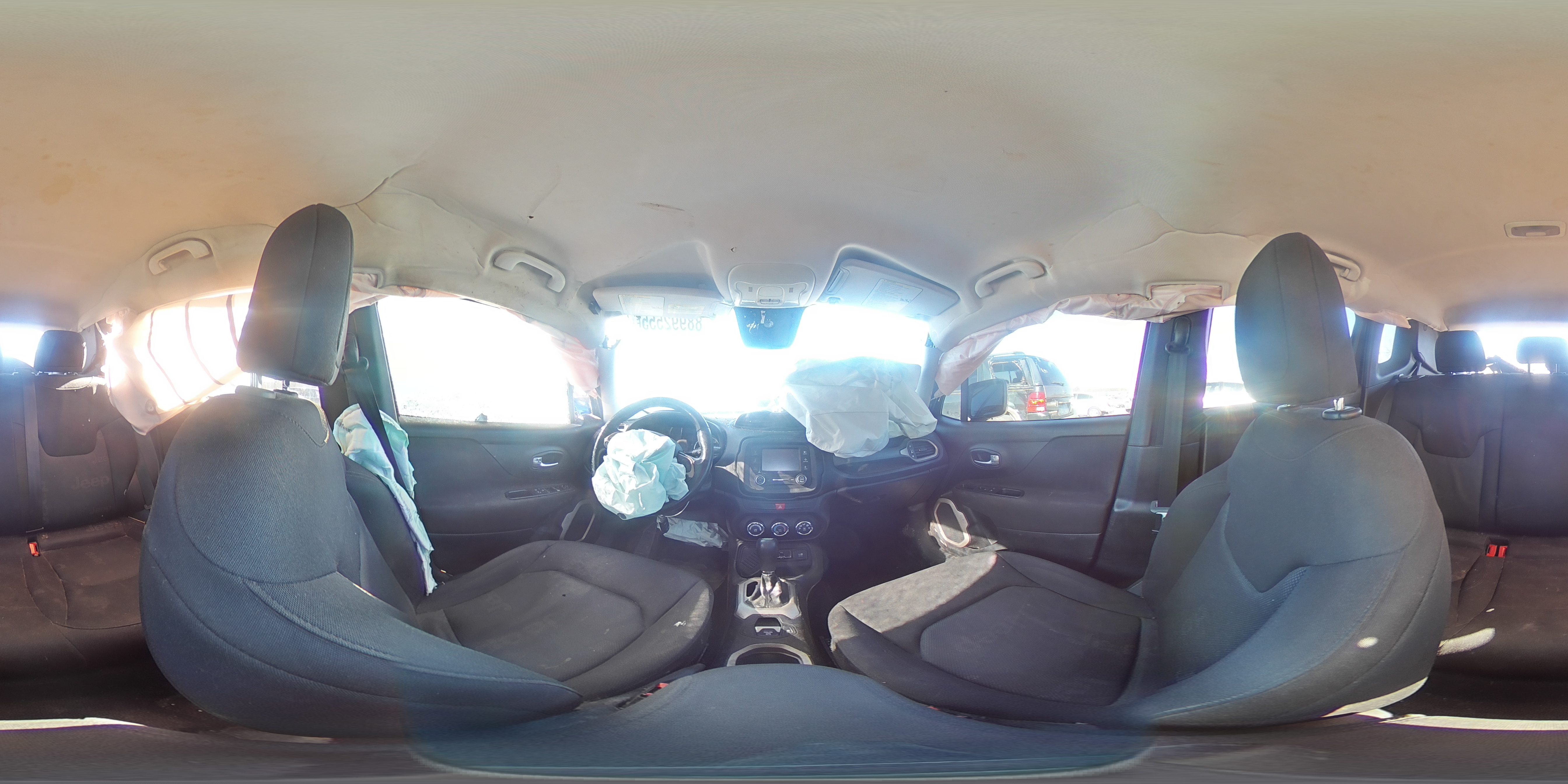 2017 Jeep Renegade - Image 13