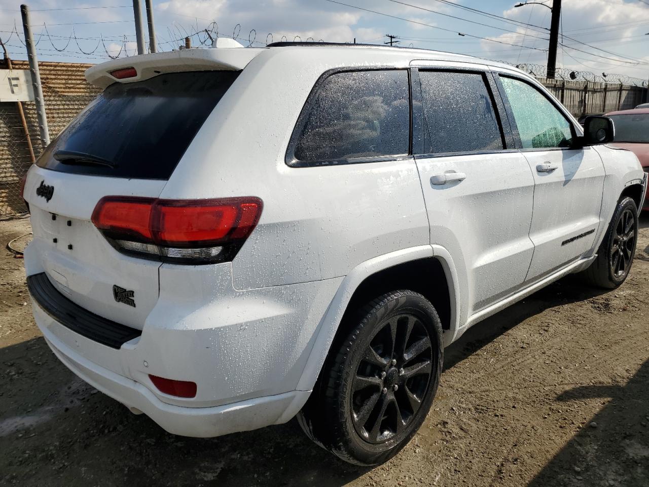 2017 Jeep Grand Cherokee - Image 3