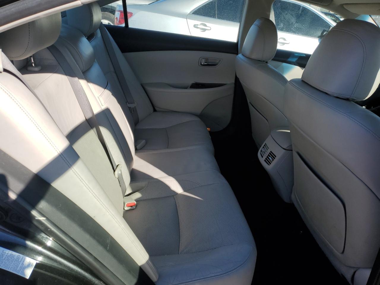 2011 Lexus ES - Image 10