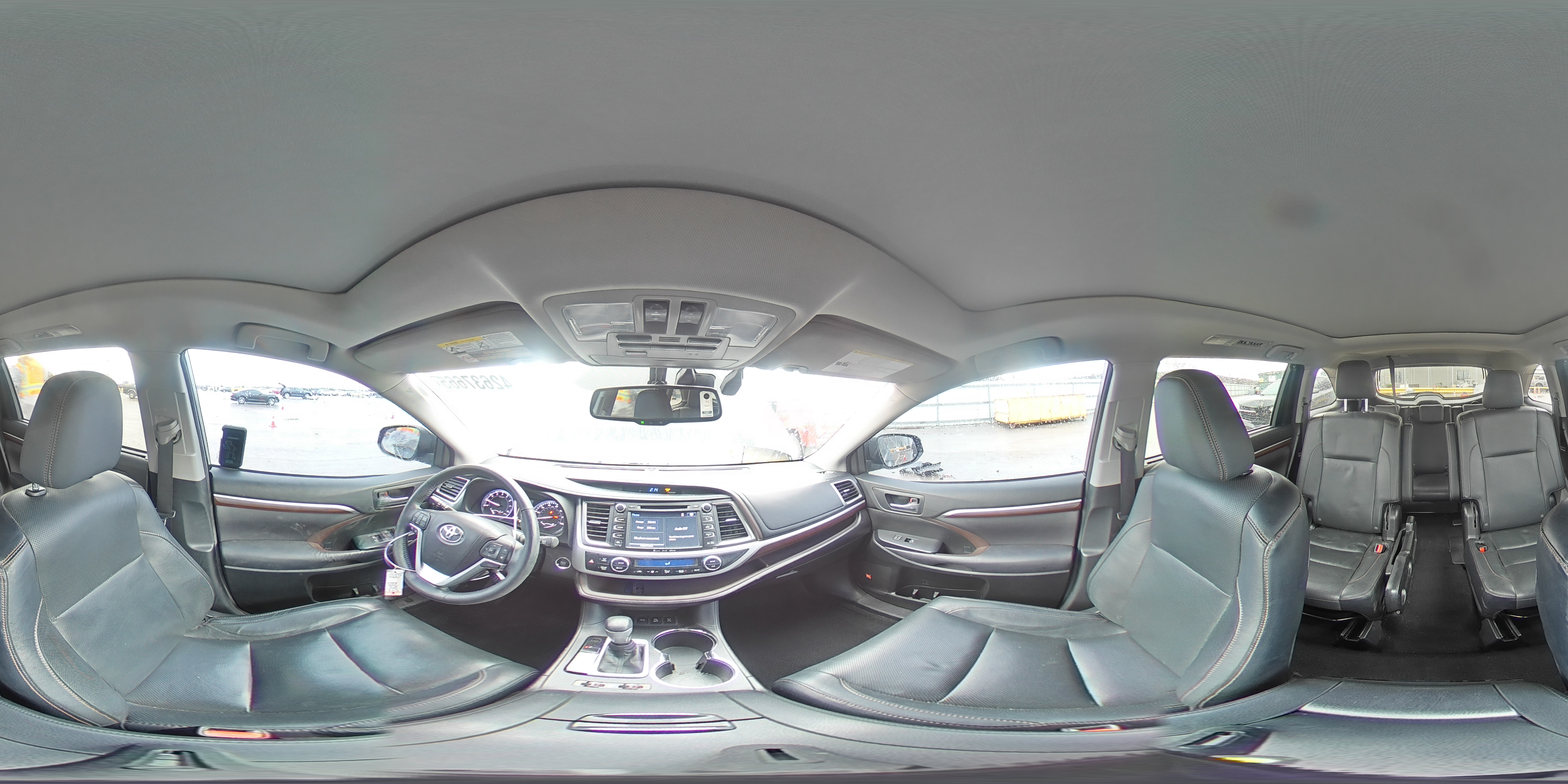 2016 Toyota Highlander - Image 16