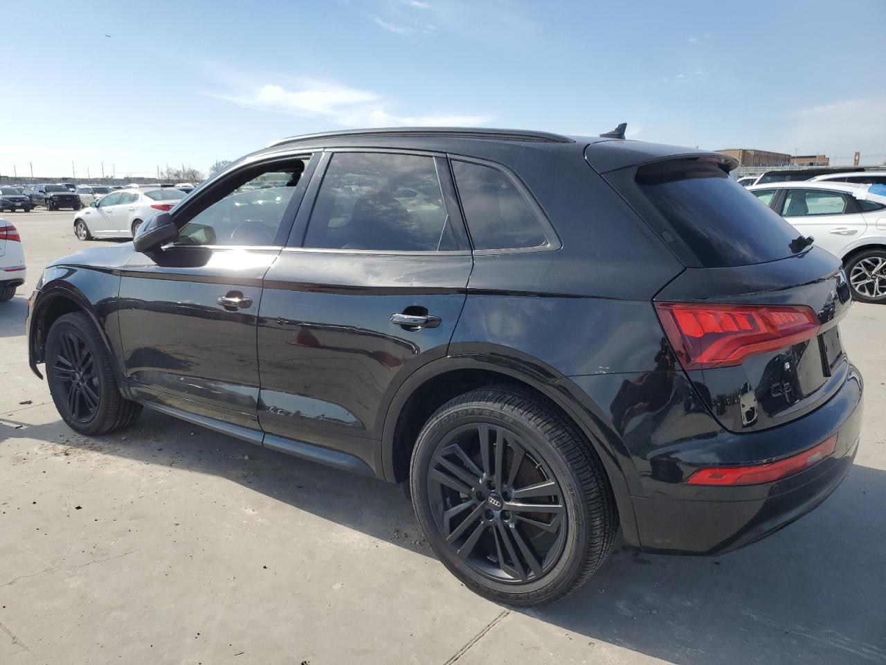 VIN: WA1BNAFY4J2078911 2018 AUDI Q5