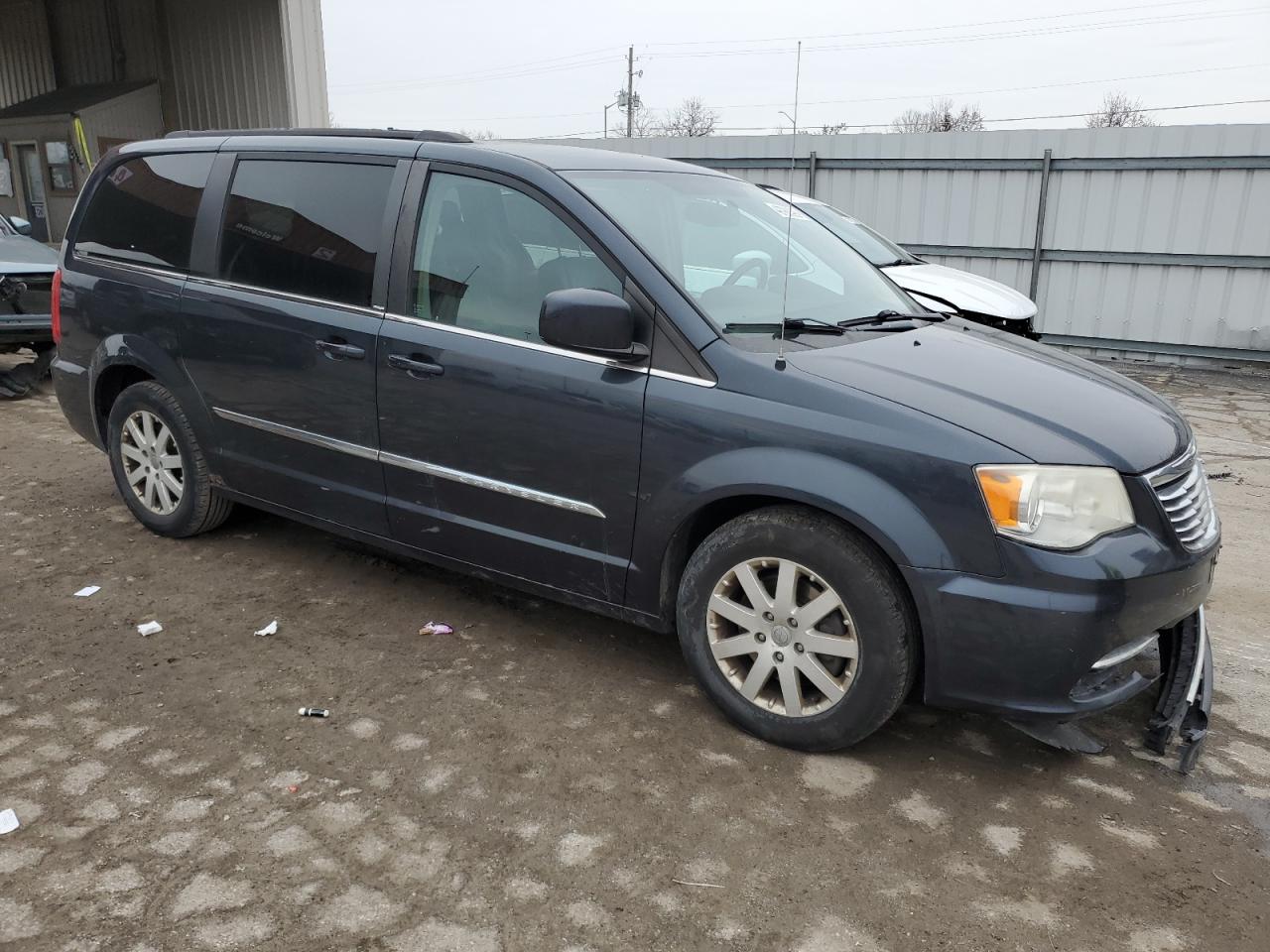 2013 Chrysler Town & Country - Image 4